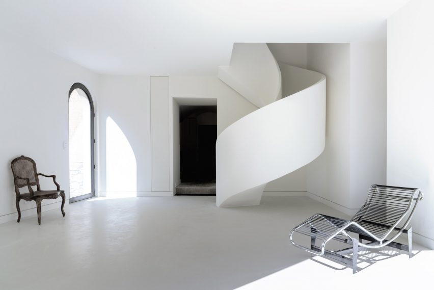 Benoit & Roselyne house by Dixneufcentquatrevingtsix