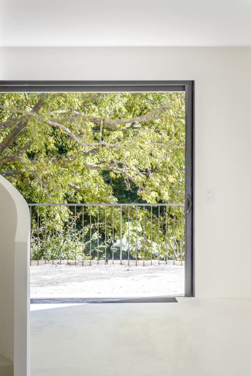 Benoit & Roselyne house by Dixneufcentquatrevingtsix