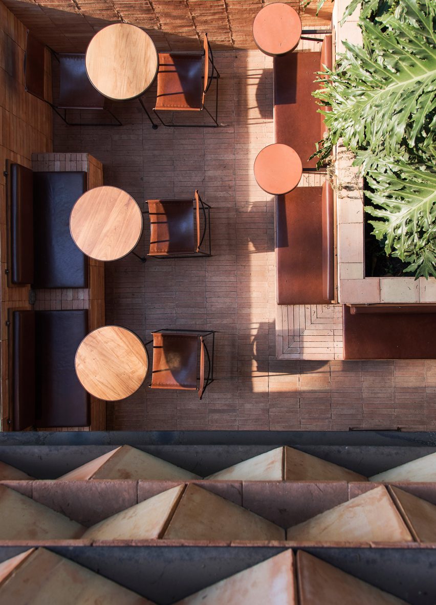 Tierra Garat by Esrawe studio