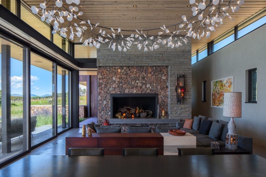 Gambel Oaks Ranch by CCY Architects