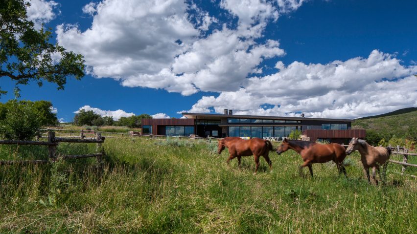 Gambel Oaks Ranch by CCY Architects