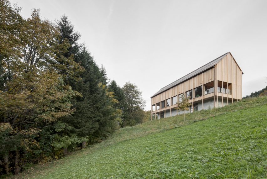 Haus am Stürcherwald by Bernardo Bader