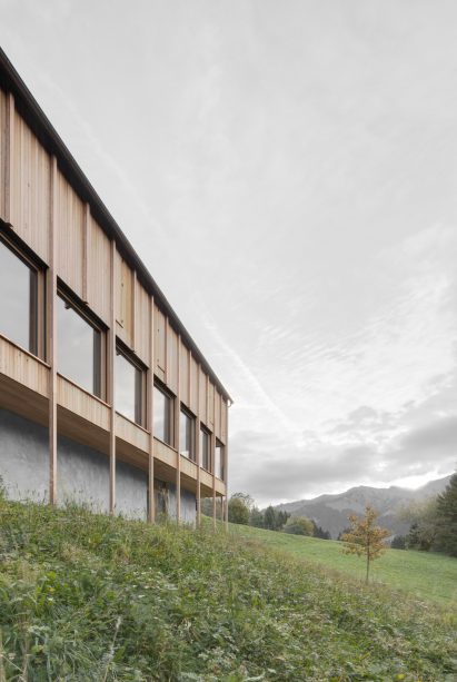 Haus am Stürcherwald by Bernardo Bader