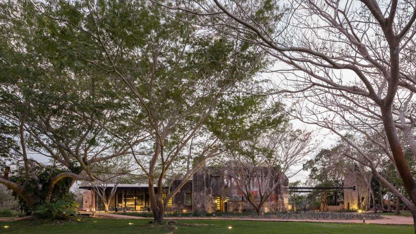 Ixi'im Restaurant by Jorge Bolio Arquitectura