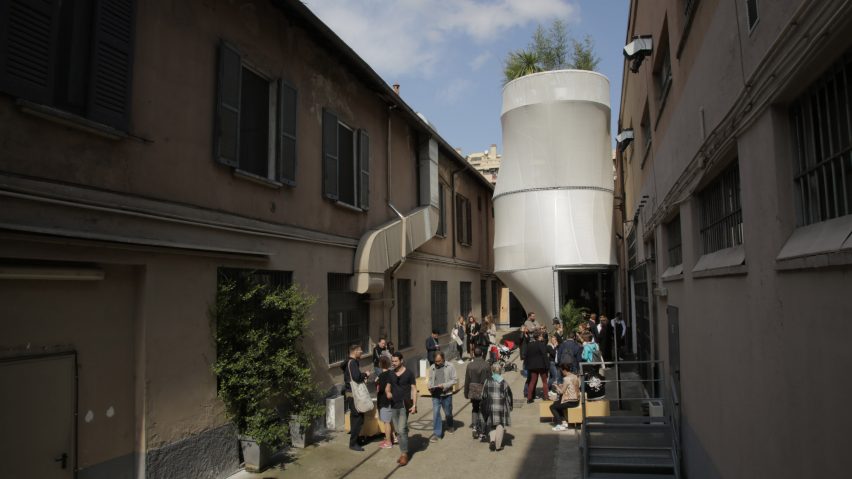 MINI Living Breathe Installation
