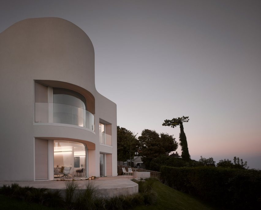Ness Point House by Tonkin Liu Architects