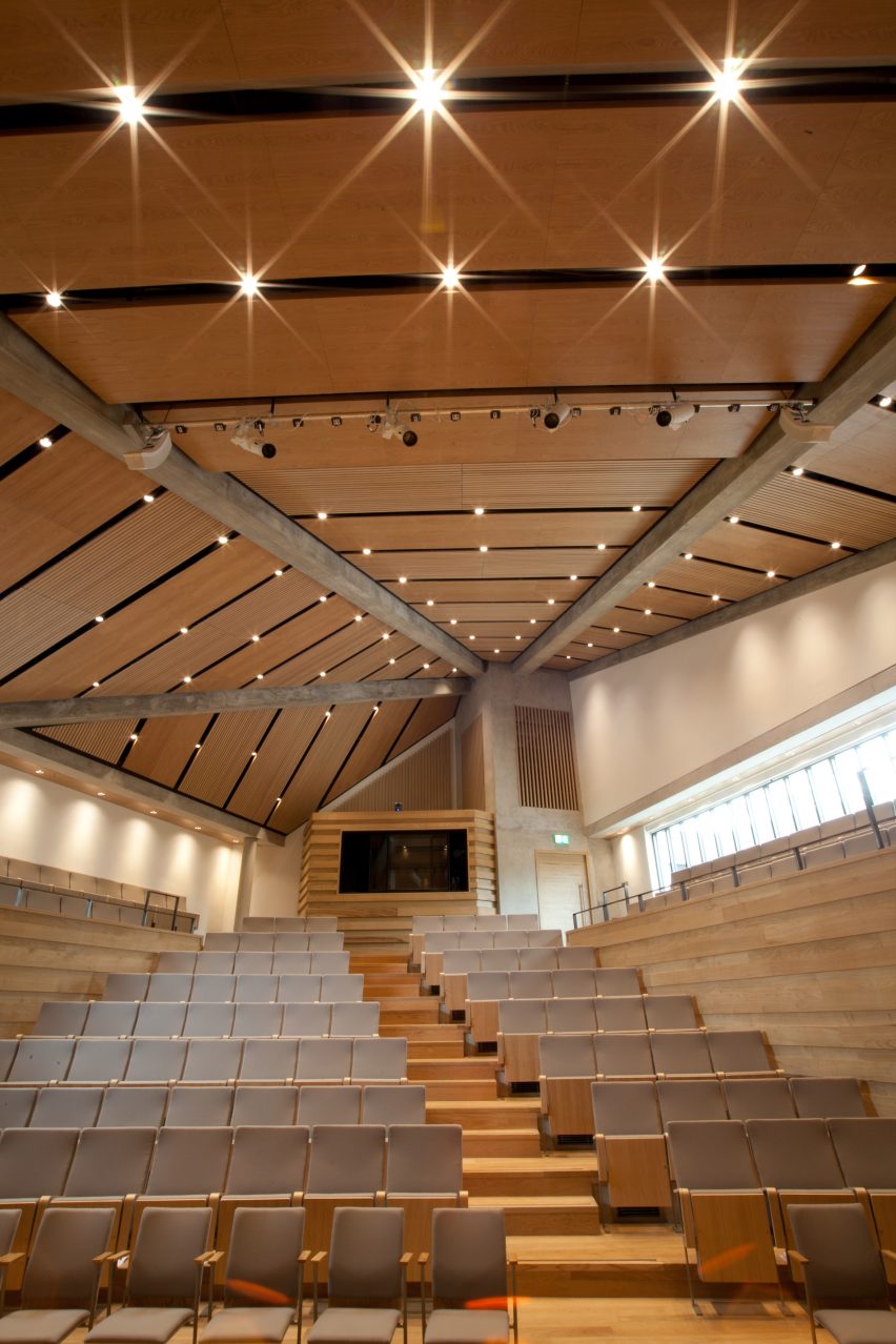 Powell & Moya buildings refurbishment by BGS