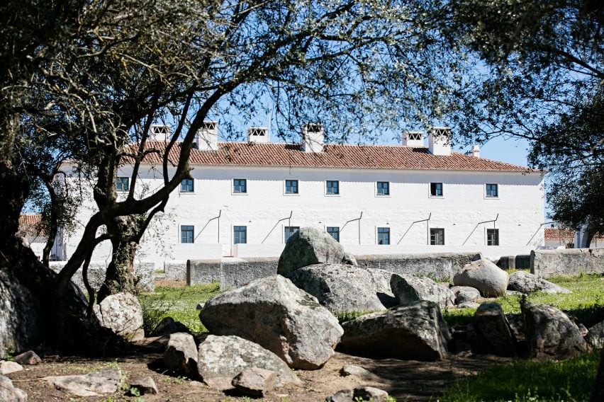 Sao Lourenco do Barrocal by Eduardo Souto de Moura
