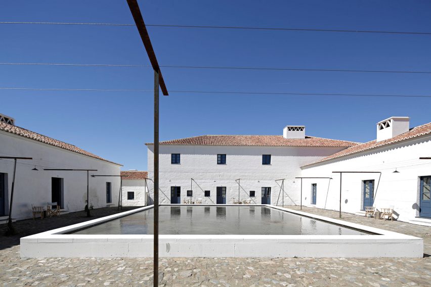 Sao Lourenco do Barrocal by Eduardo Souto de Moura