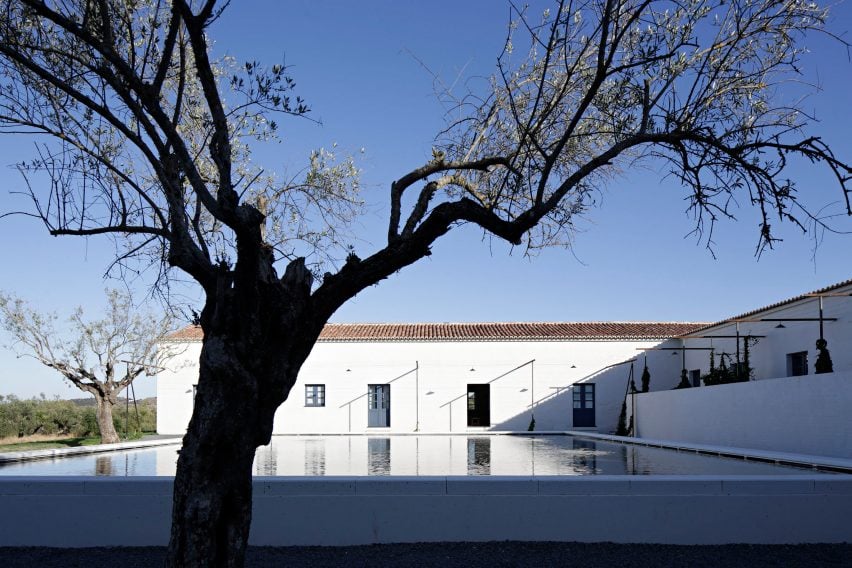 Sao Lourenco do Barrocal by Eduardo Souto de Moura