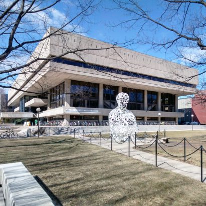 Stratton Student Center by Eduardo Catalano