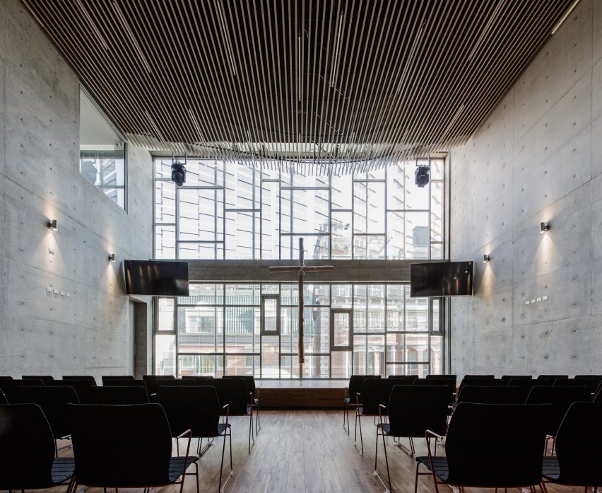 Tainan Tung-Men Holiness Church by MAYU architects+
