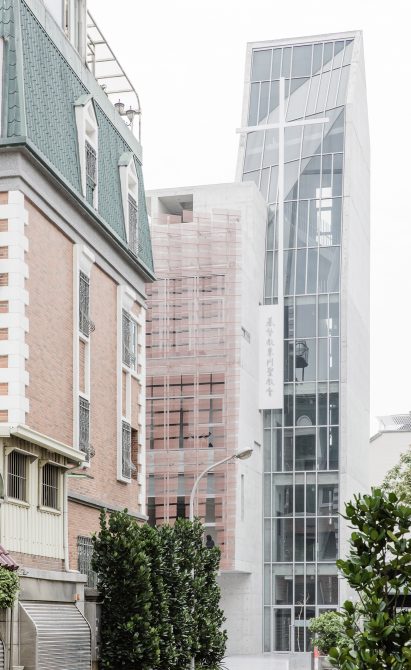 Tainan Tung-Men Holiness Church by MAYU architects+