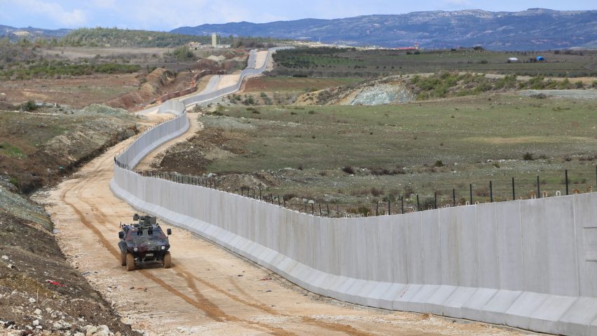 Turkey completes first phase of 900km wall along Syrian border