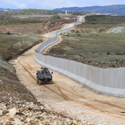 Turkey completes first phase of 900km wall along Syrian border