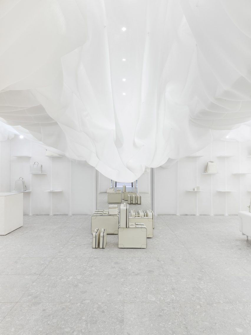 Velextra Store by Snarkitecture
