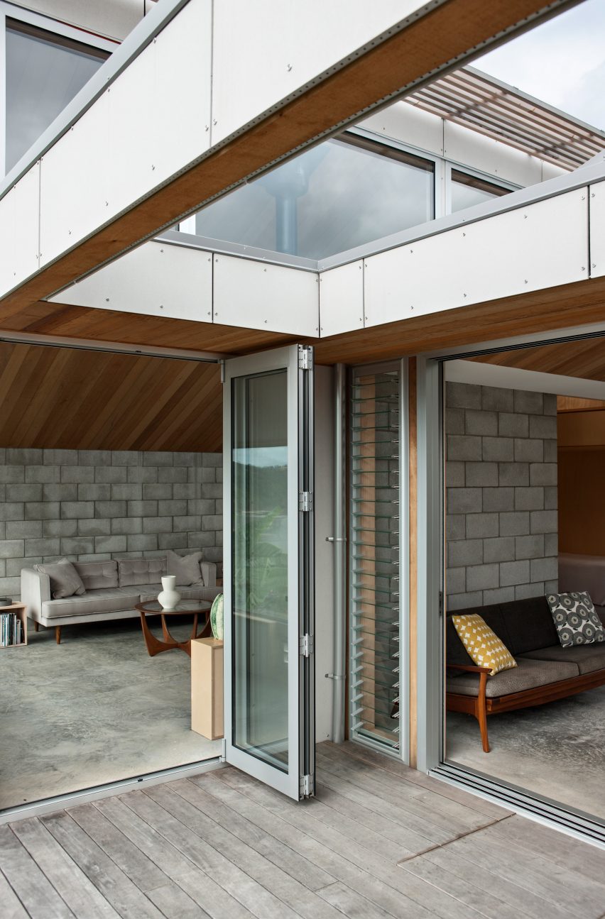 Waiheke Island House by Vaughn McQuarrie