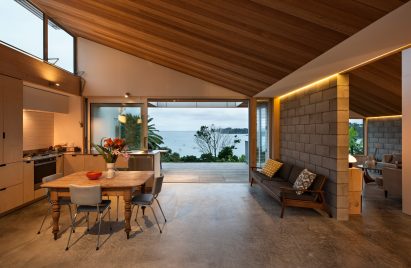 Waiheke Island House by Vaughn McQuarrie