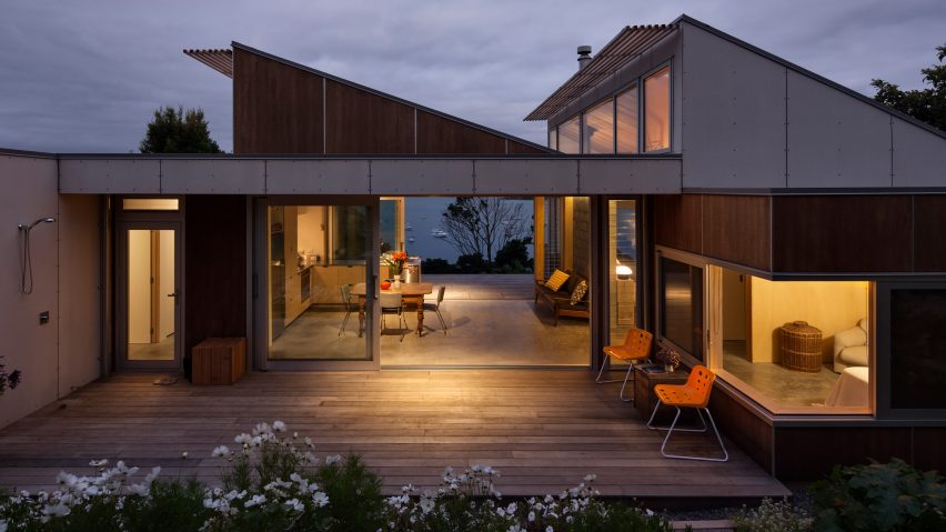 Waiheke Island House by Vaughn McQuarrie