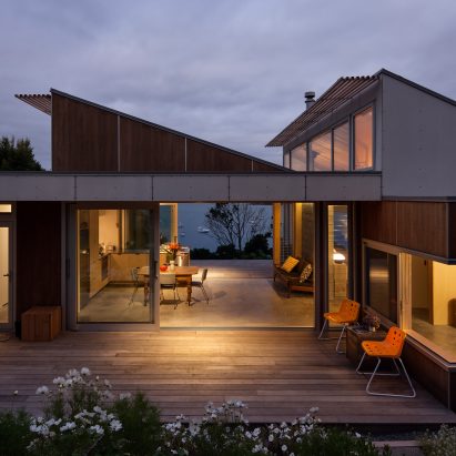 Waiheke Island House by Vaughn McQuarrie