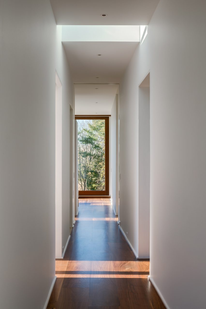 Watermill House by Office of Architecture
