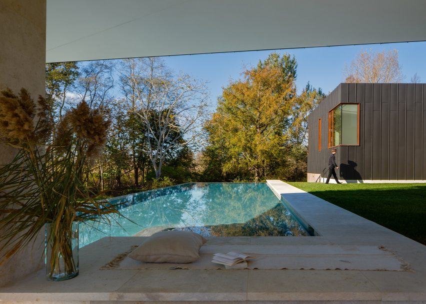 Watermill House by Office of Architecture
