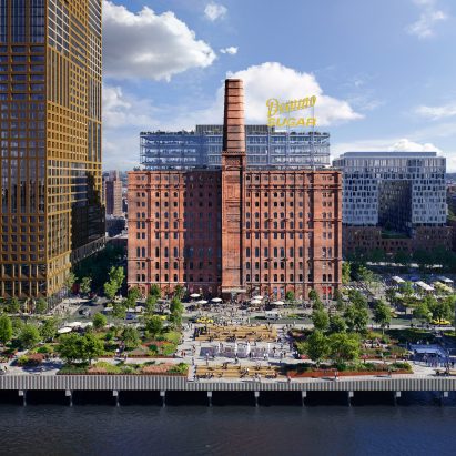 Domino Sugar Factory site converted in Williamsburg park by James Corner Field Operations