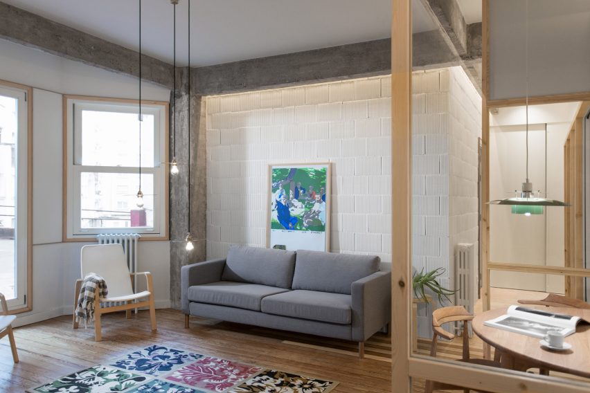Refurbished apartment in Bilbao by PAUZARQ arquitectos