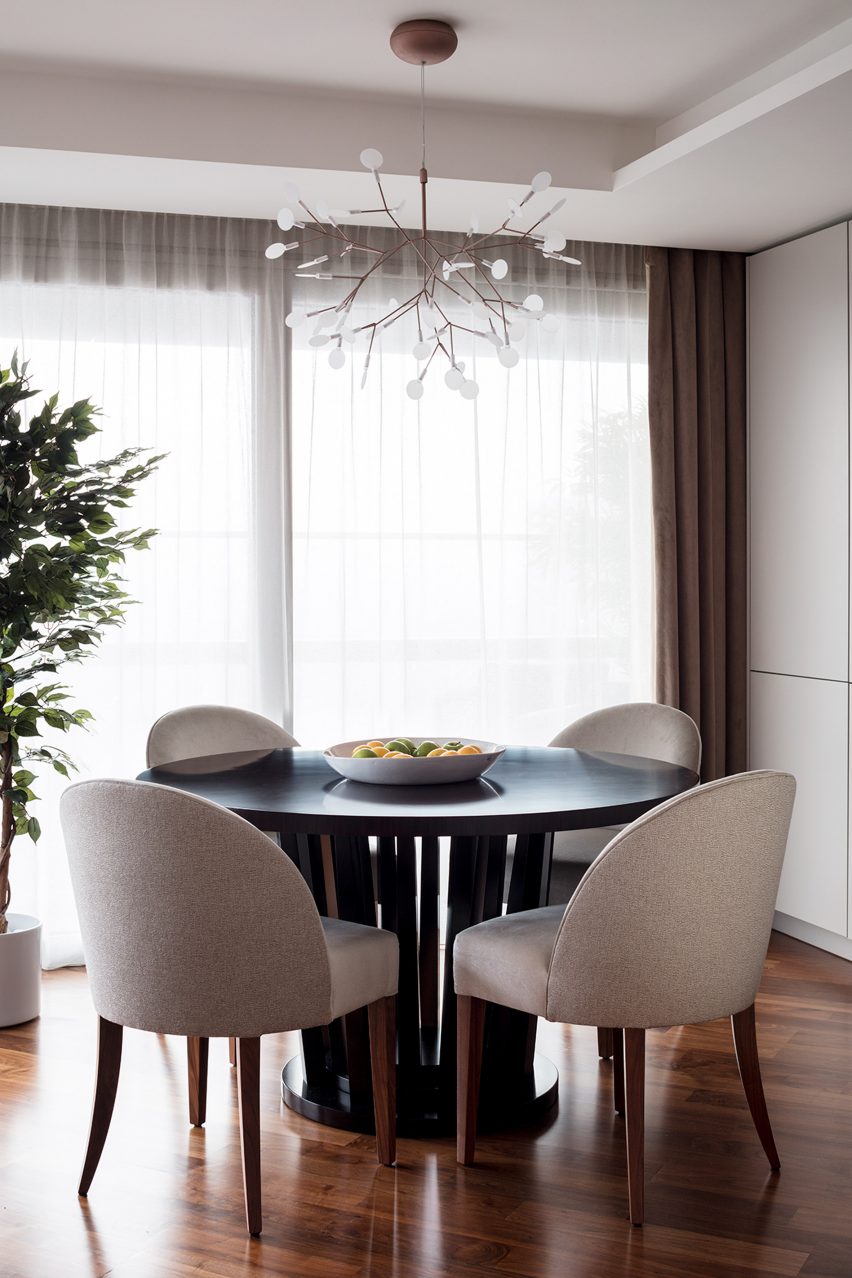 Canaletto Tower Apartment by Black & Milk