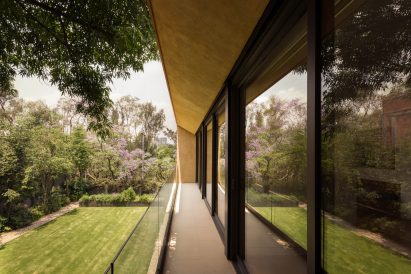 Carpinos House by Andres Stebelski