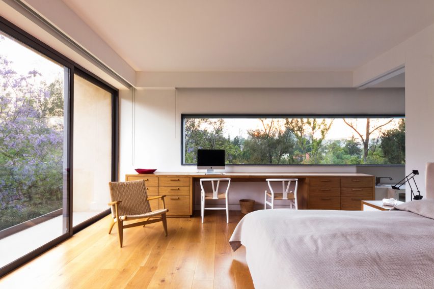 Carpinos House by Andres Stebelski
