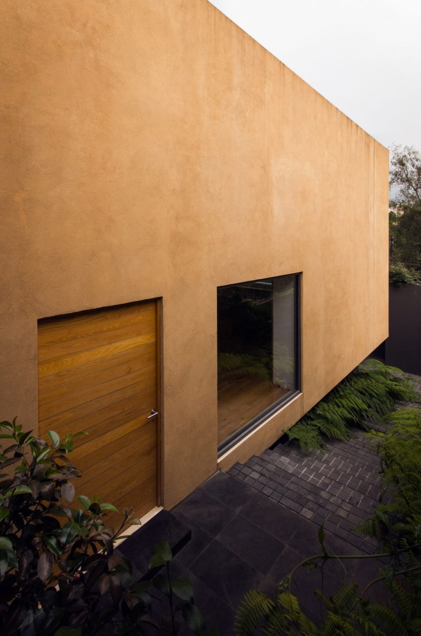 Carpinos House by Andres Stebelski