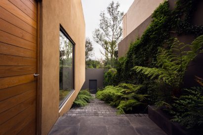 Carpinos House by Andres Stebelski