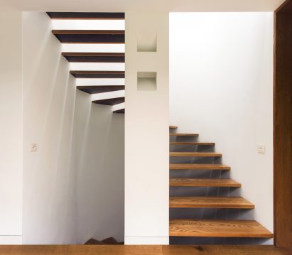 Carpinos House by Andres Stebelski