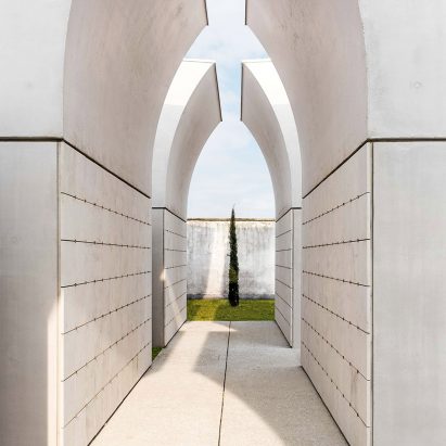 Cemetery in Dalmine by CN10 Architetti