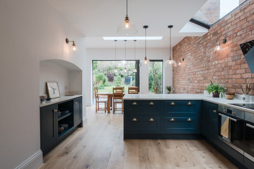 Choir Singer's House by Intervention Architecture