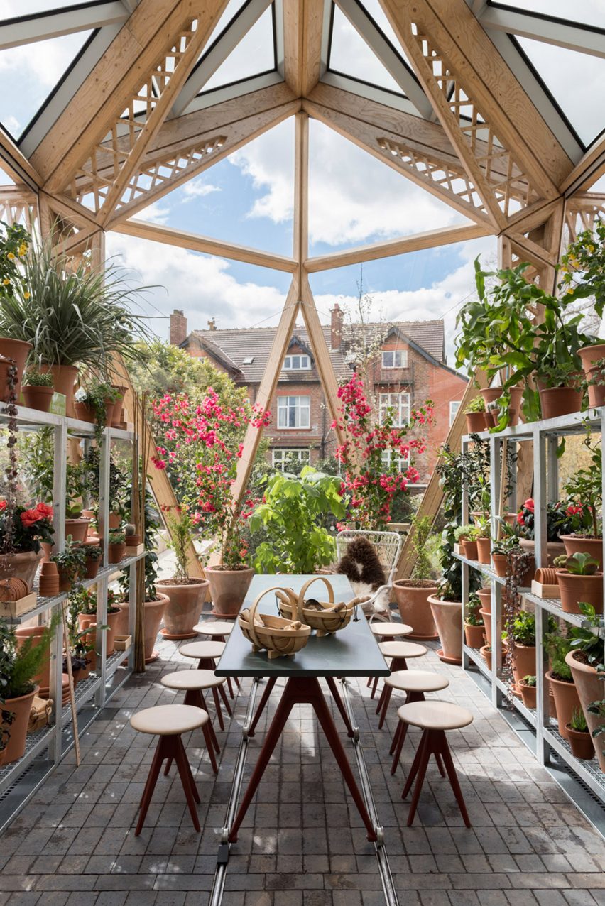 Fabricate