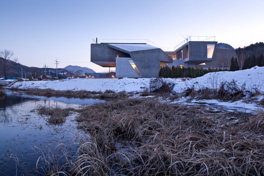 Guesthouse Rivendell by IDMM Architects