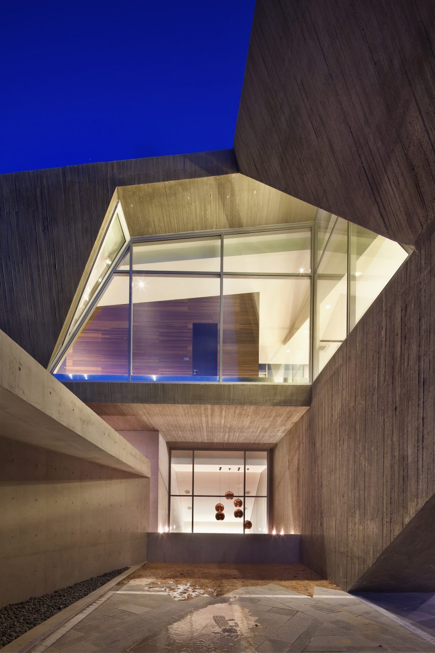 Guesthouse Rivendell by IDMM Architects