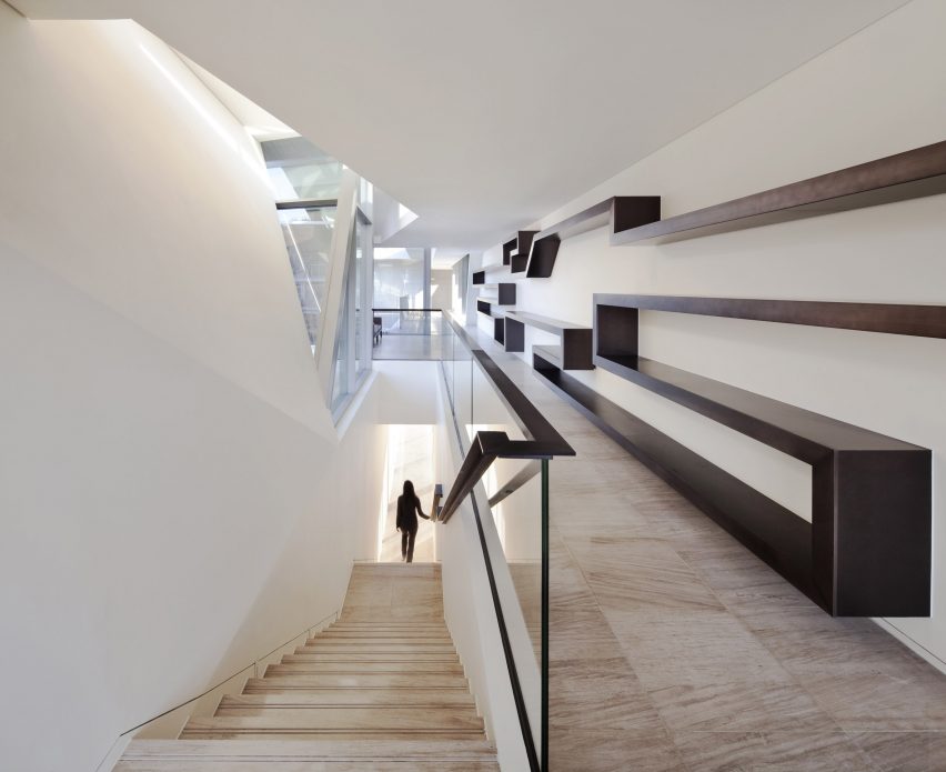 Guesthouse Rivendell by IDMM Architects