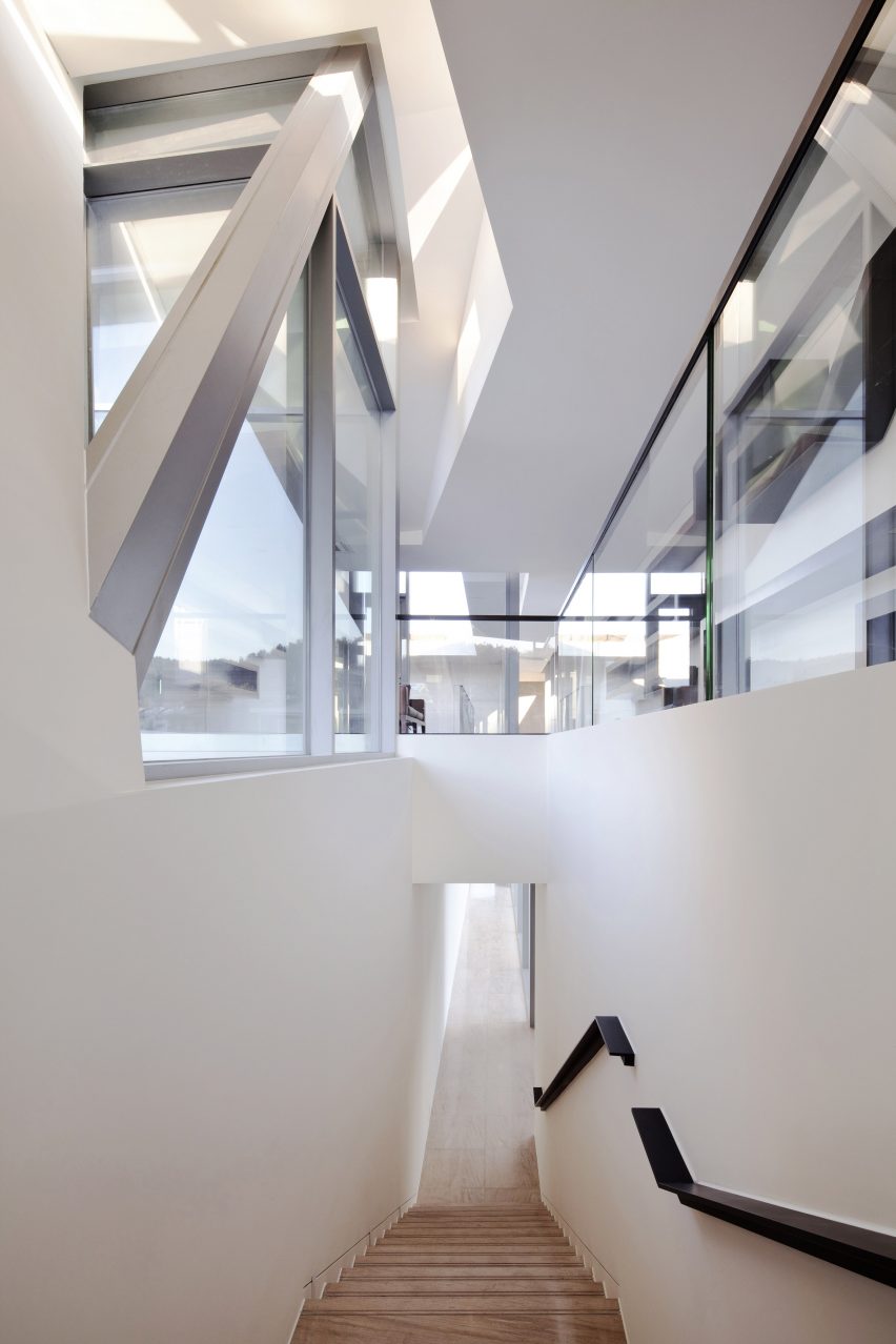 Guesthouse Rivendell by IDMM Architects