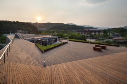 Guesthouse Rivendell by IDMM Architects