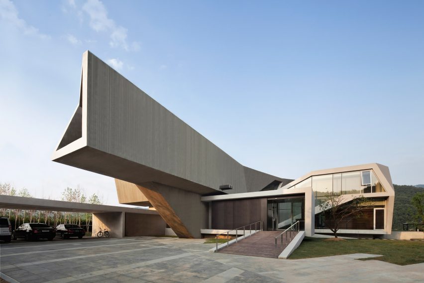 Guesthouse Rivendell by IDMM Architects