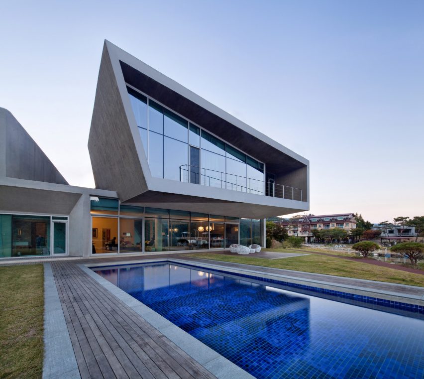 Guesthouse Rivendell by IDMM Architects