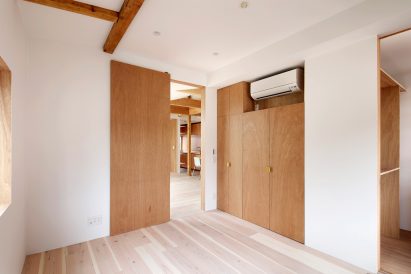 House for 4 Generations by Tomomi Kito