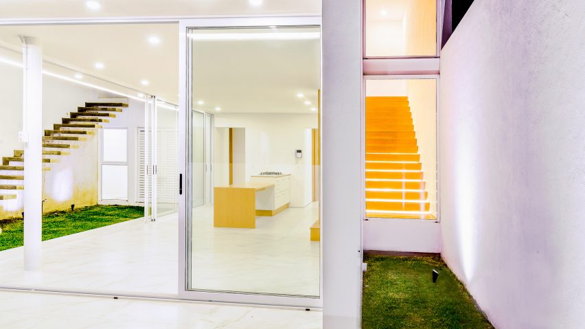 House S1 by Evelop Arquitectura