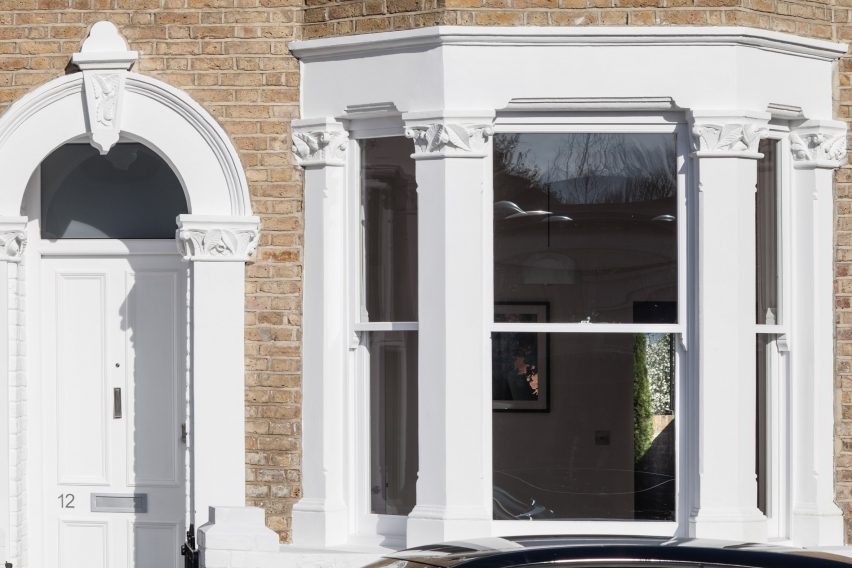 London house extension by Mulroy Architects, with furnishings by Manea Kella