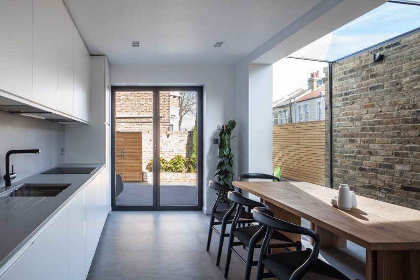 London house extension by Mulroy Architects, with furnishings by Manea Kella