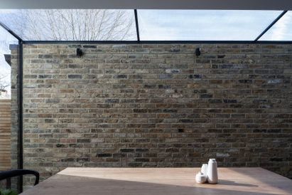 London house extension by Mulroy Architects, with furnishings by Manea Kella