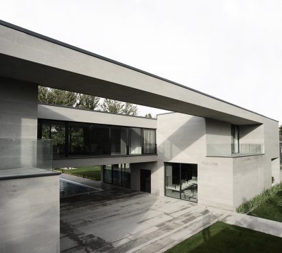 House in Iran by Kamran Heirati